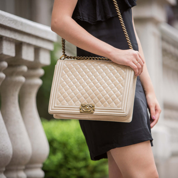 How to: Authenticate your Chanel Classic Flap bag – l'Étoile de Saint Honoré