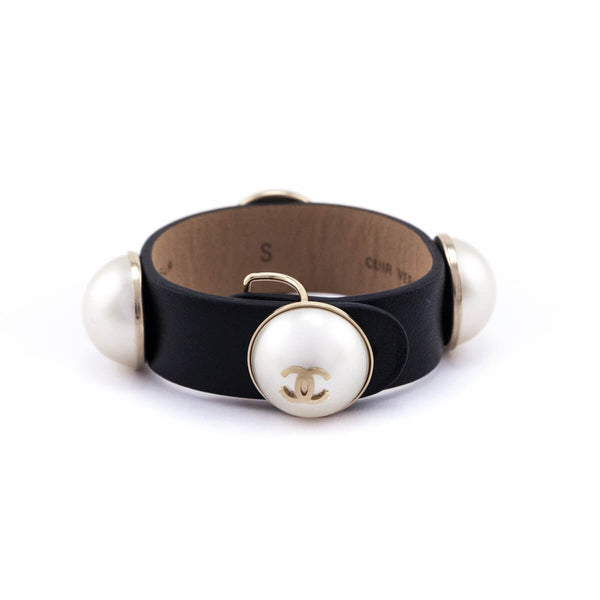 Louis Vuitton Lock Me Leather Bracelet - Gold-Tone Metal Wrap