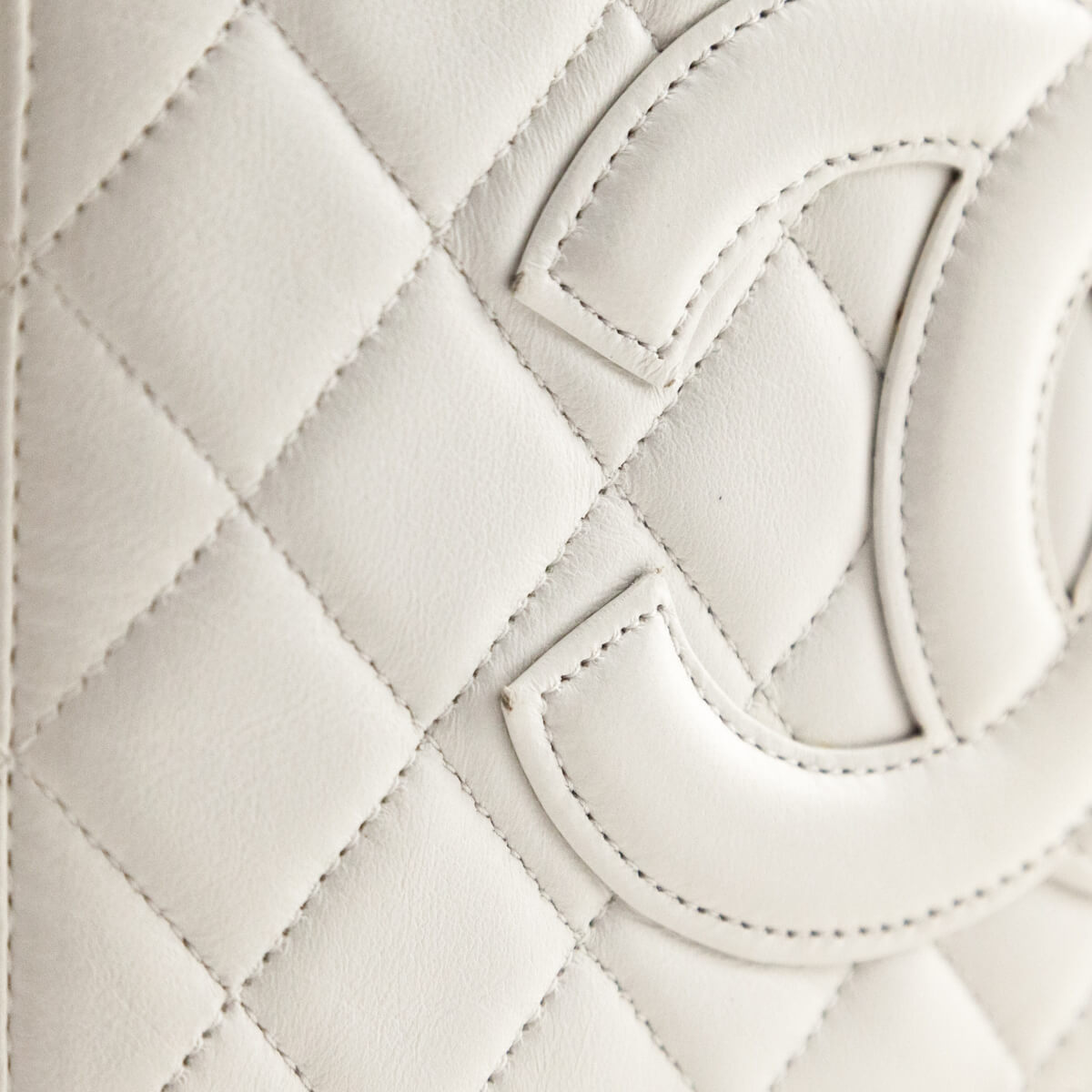 Chanel White Quilted Lambskin Vintage CC Tote Bag - Love that Bag etc - Preowned Authentic Designer Handbags & Preloved Fashions