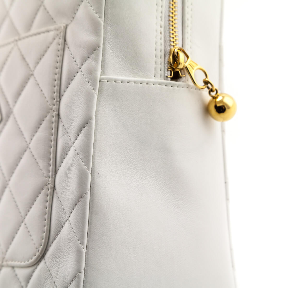 Chanel White Quilted Lambskin Vintage CC Tote Bag - Love that Bag etc - Preowned Authentic Designer Handbags & Preloved Fashions