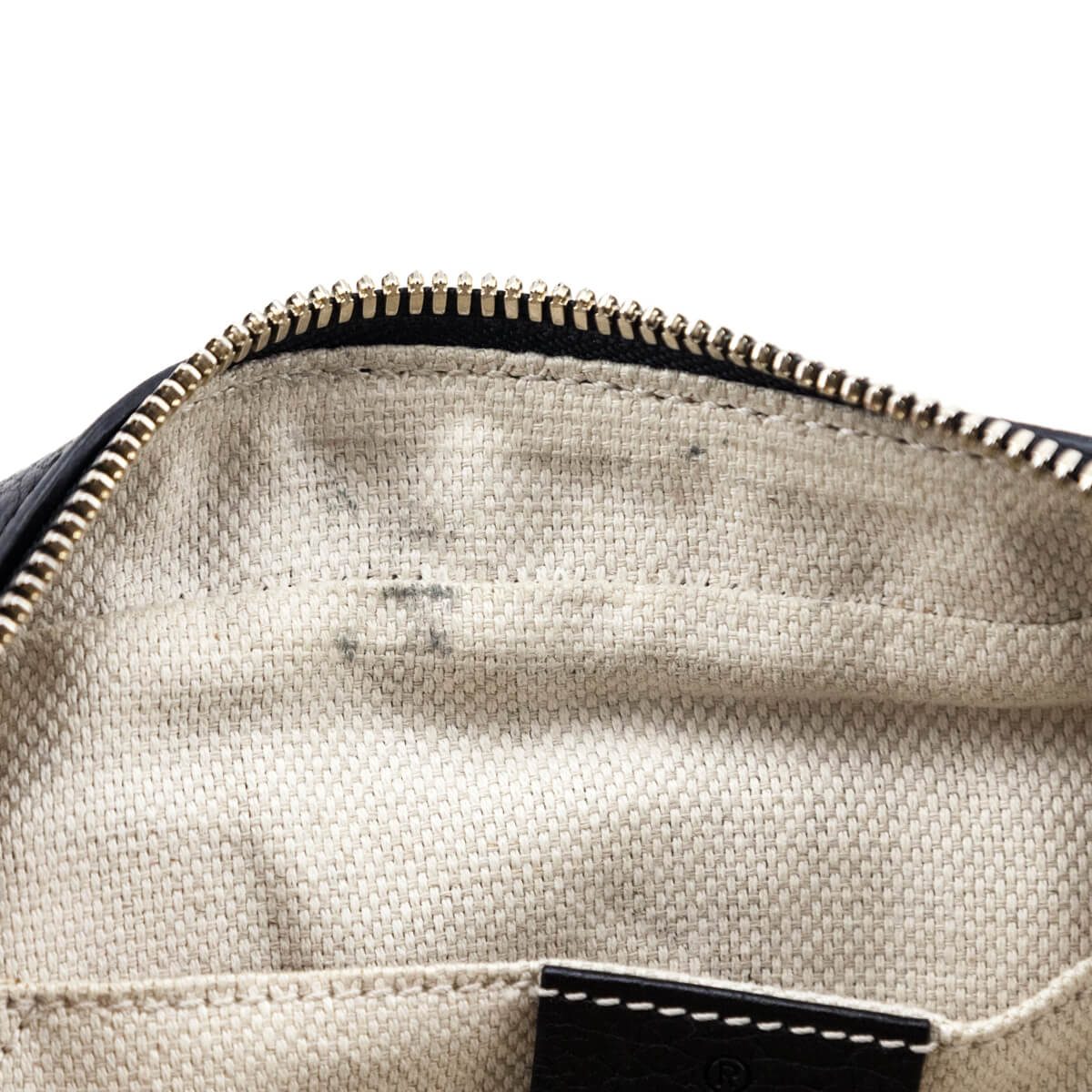 Gucci Black Pebbled Calfskin Small Soho Disco Bag - Love that Bag etc - Preowned Authentic Designer Handbags & Preloved Fashions