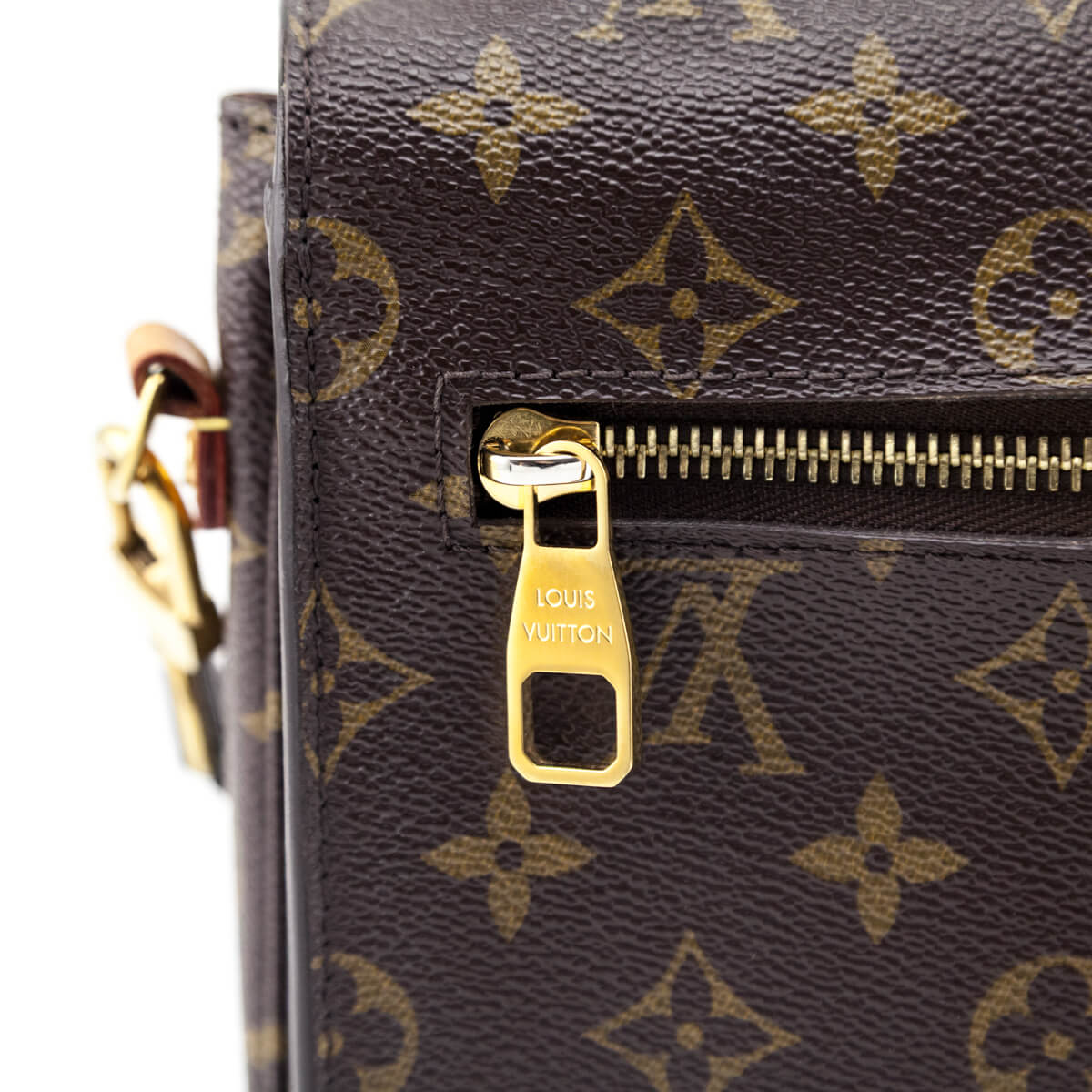 Louis Vuitton Monogram Pochette Metis