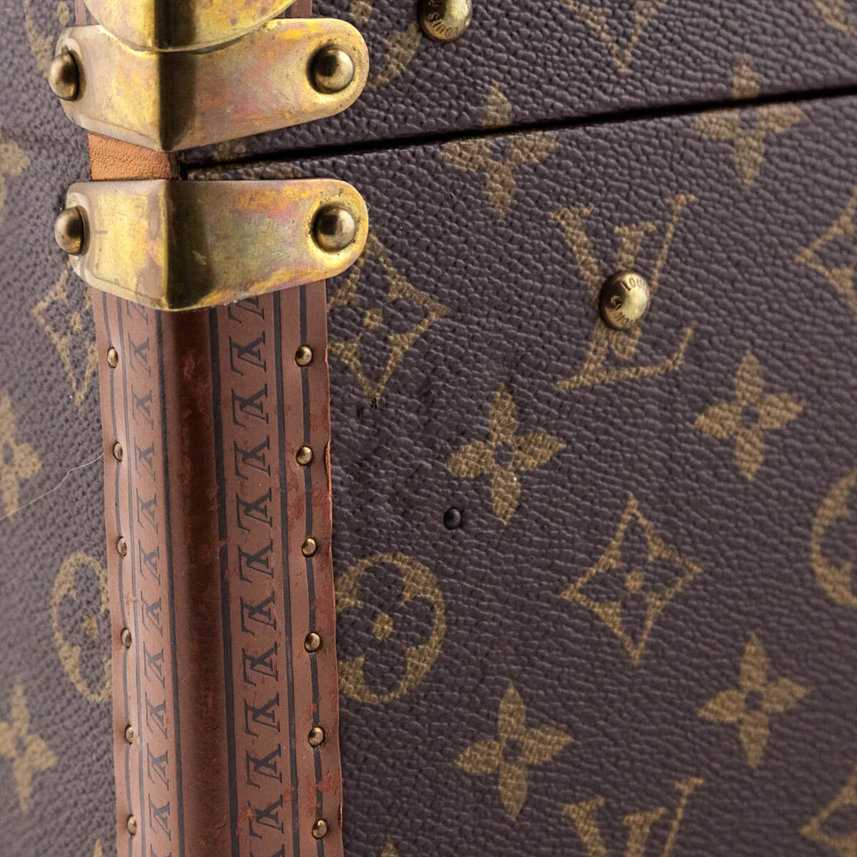 Louis Vuitton Monogram Vintage Boite Flacons Beauty Train Trunk Case - Love that Bag etc - Preowned Authentic Designer Handbags & Preloved Fashions