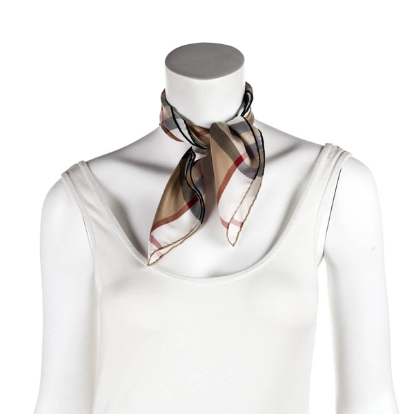 Bloomingdales burberry outlet scarf