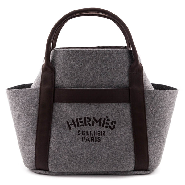 HERMÈS Sac de pansage Groom handbag in Rouge H and Chocolat Canvas