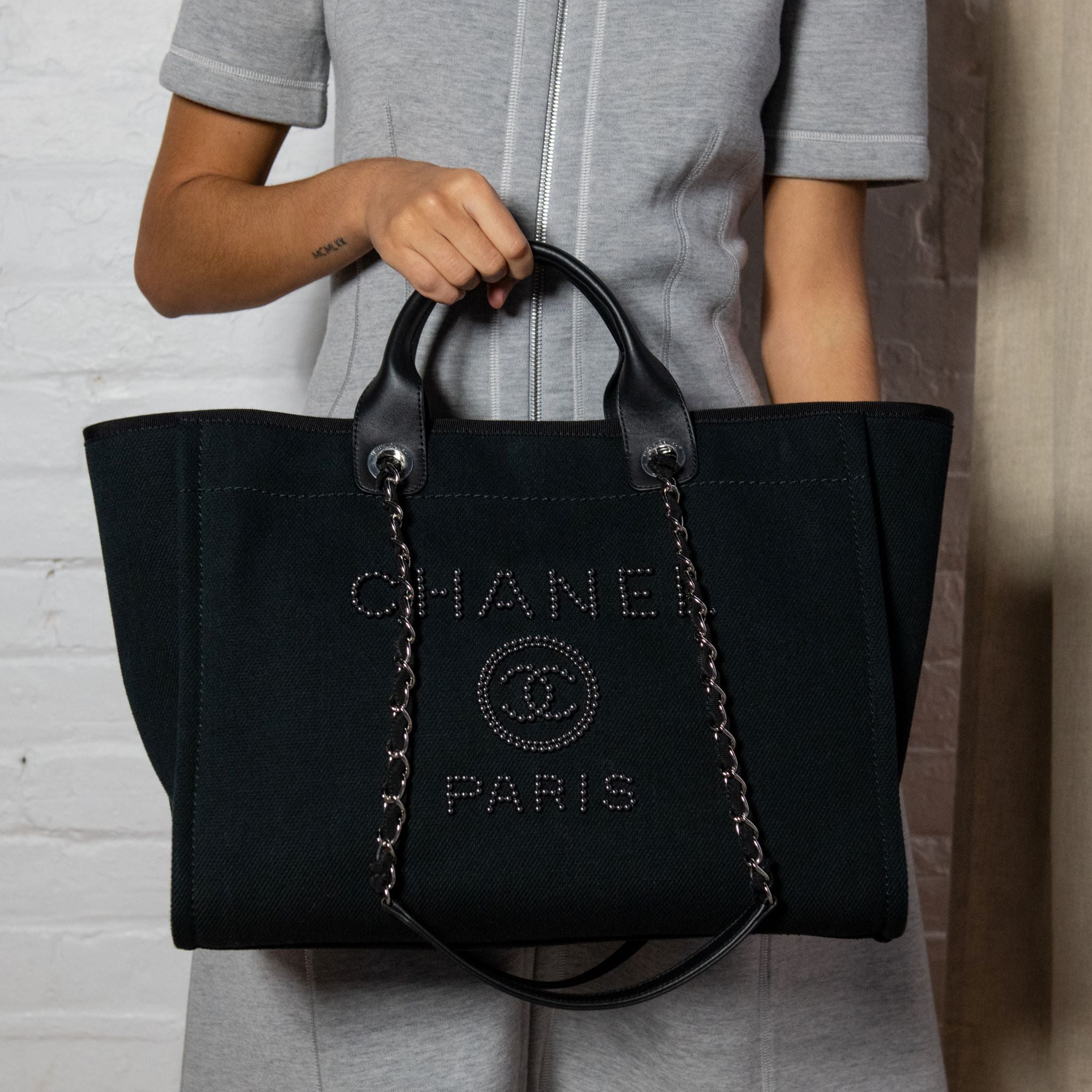 Chanel Black Canvas Mixed Fibers Pearl Large Deauville Tote - Love that Bag etc - Preowned Authentic Designer Handbags & Preloved Fashions