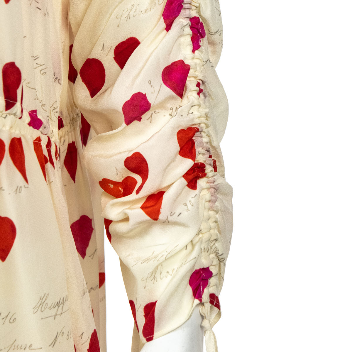 Alexander McQueen White & Red Heart Print Silk Dress Alexander McQueen White & Red Heart Print Silk Dress