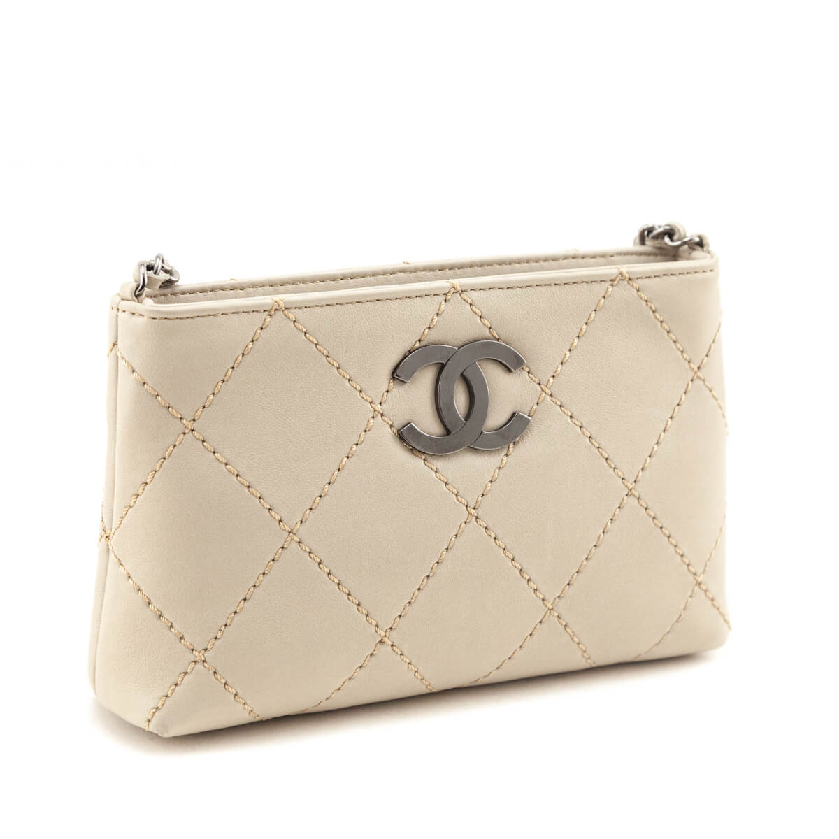 ChanelBeigeLambskinSurpiqueStitchPochette-2.jpg