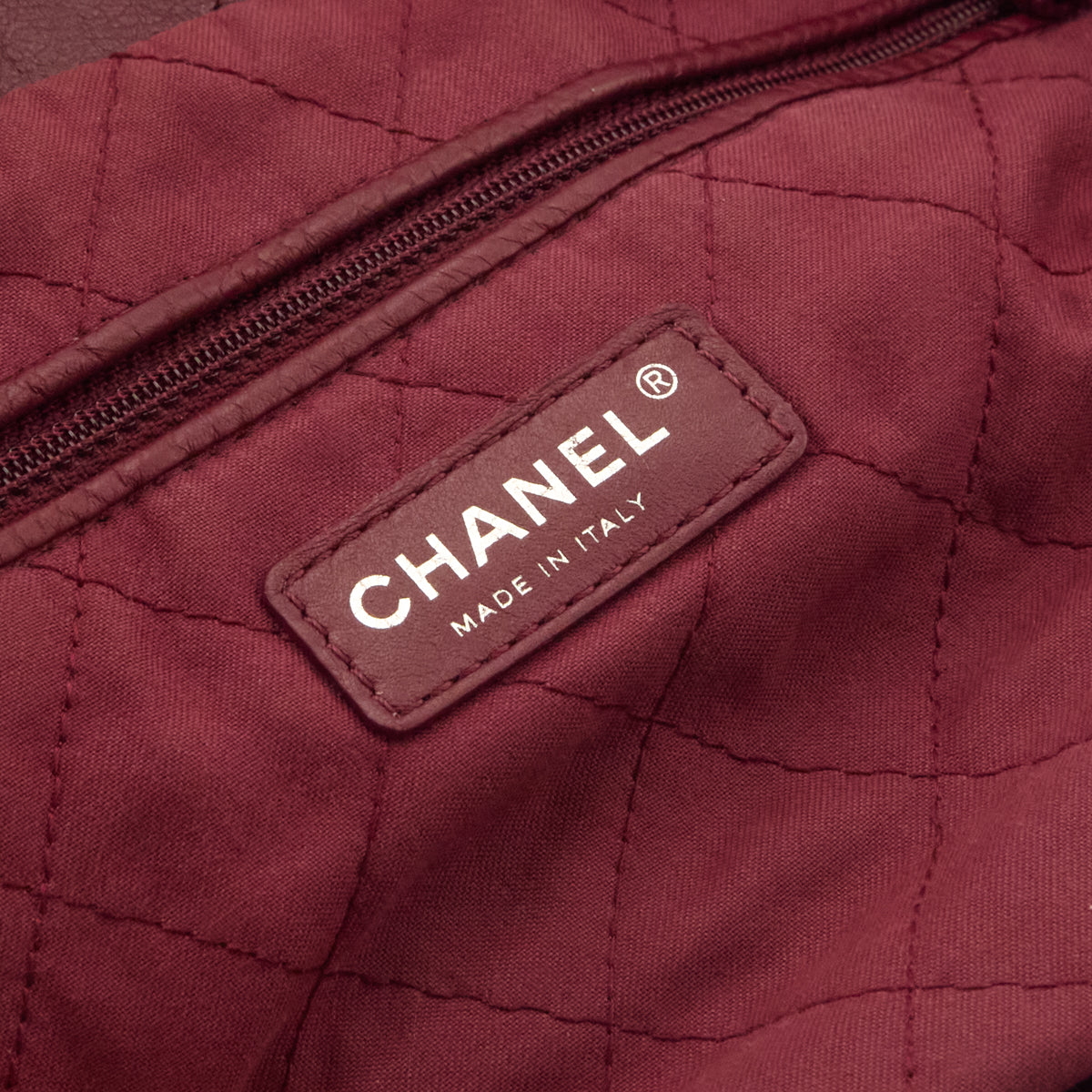 Chanel Burgundy Shiny Calfskin Quilted Small Chanel 22 Hobo