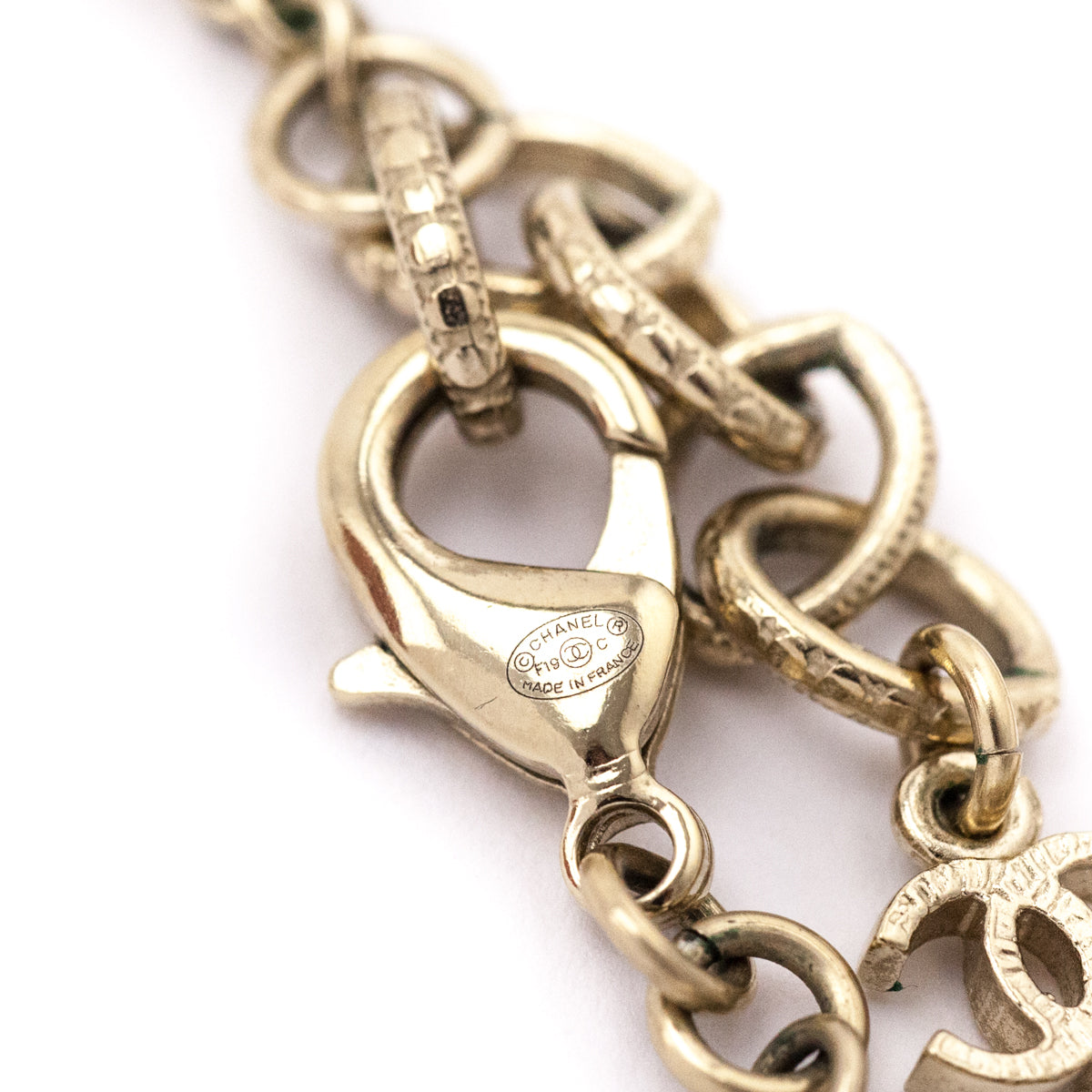 Chanel Faux Pearl Gold-Tone CC Necklace - Love that Bag etc - Preowned Authentic Designer Handbags & Preloved Fashions