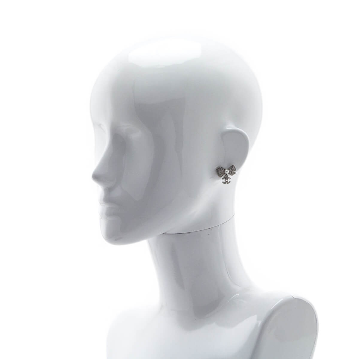 Chanel 07C Single Drop Pierce Bow Polka Dot CC Earring 6c614