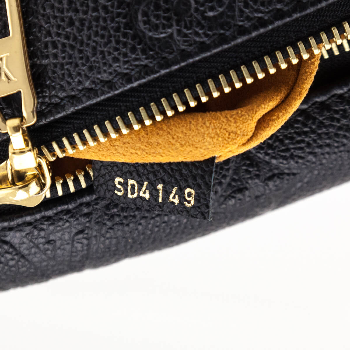 Louis Vuitton Black Empreinte Leather Bumbag – Siopaella Designer
