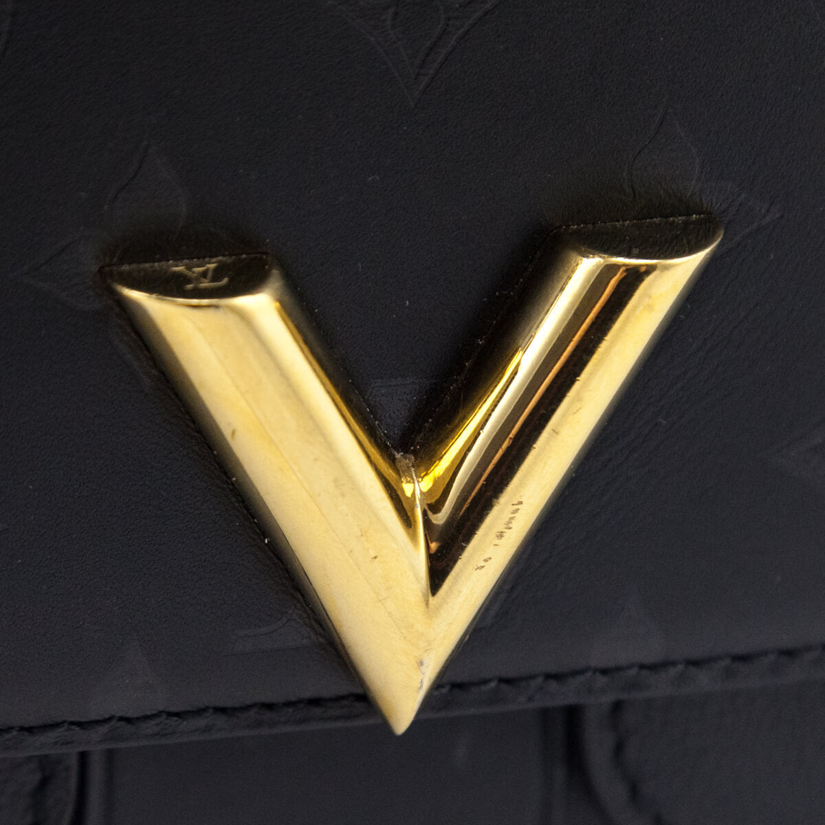 Louis Vuitton Black Plume Ecume Monogram Very Chain Bag