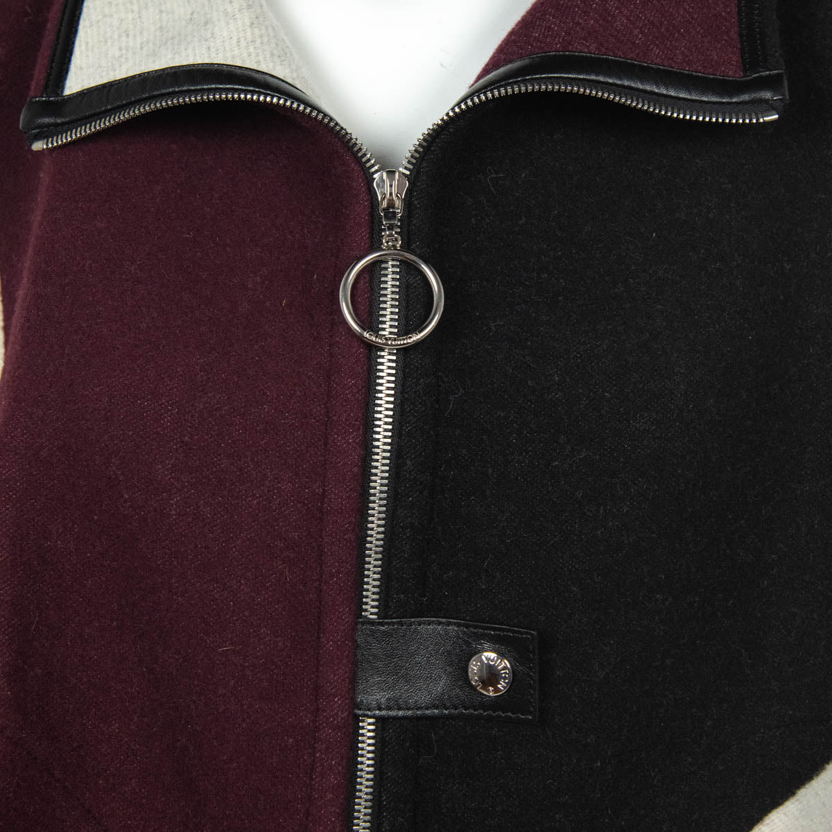 Louis Vuitton Cape Wool ref.55139 - Joli Closet