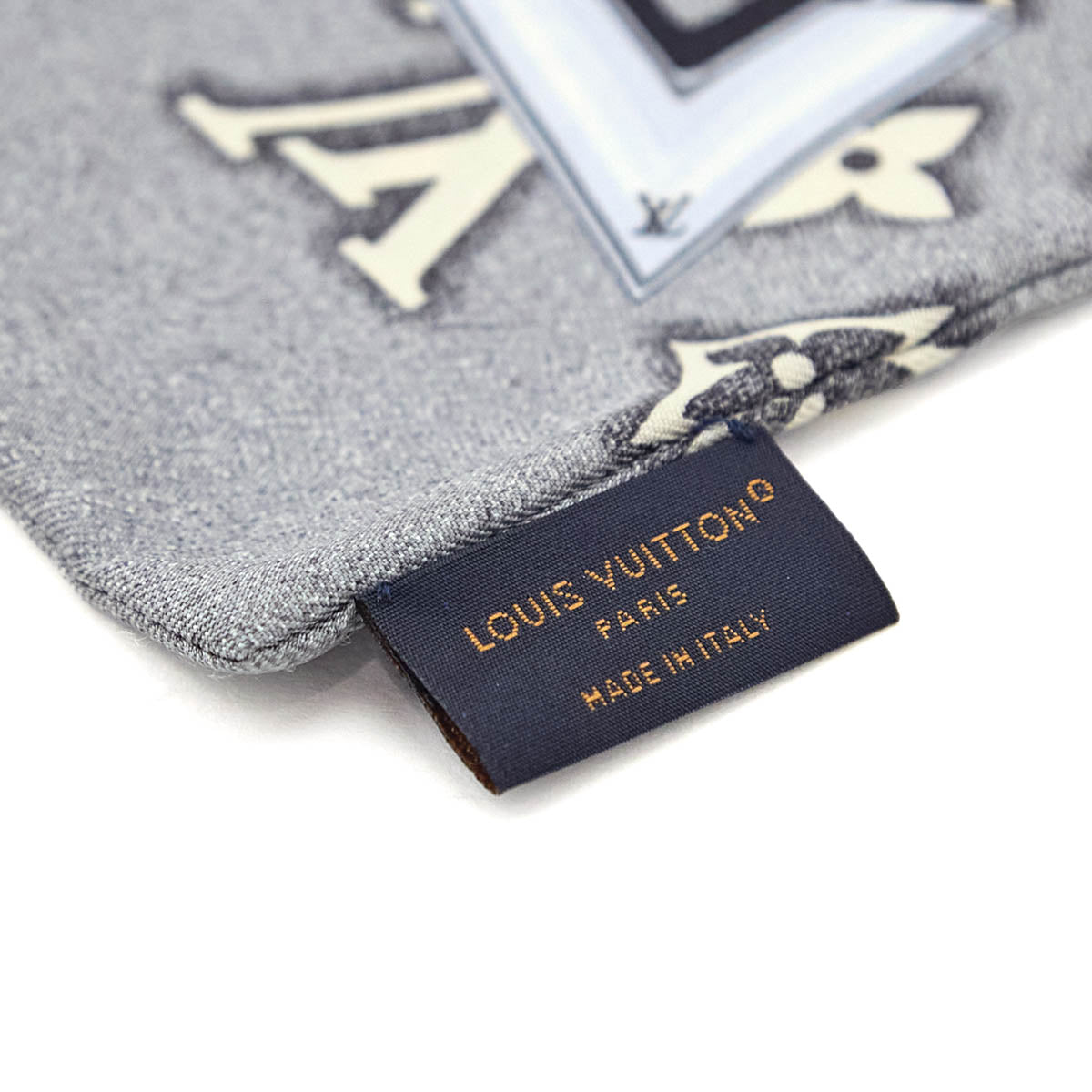 Louis Vuitton Gray Silk Confidentiel Bandeau