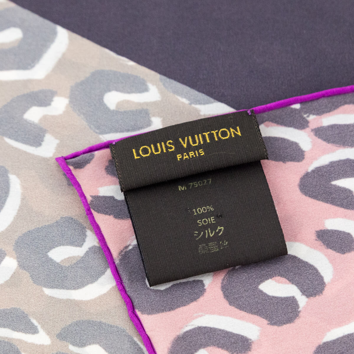 Louis Vuitton Pink & Gray Leopard V Sprouse Sik Shawl