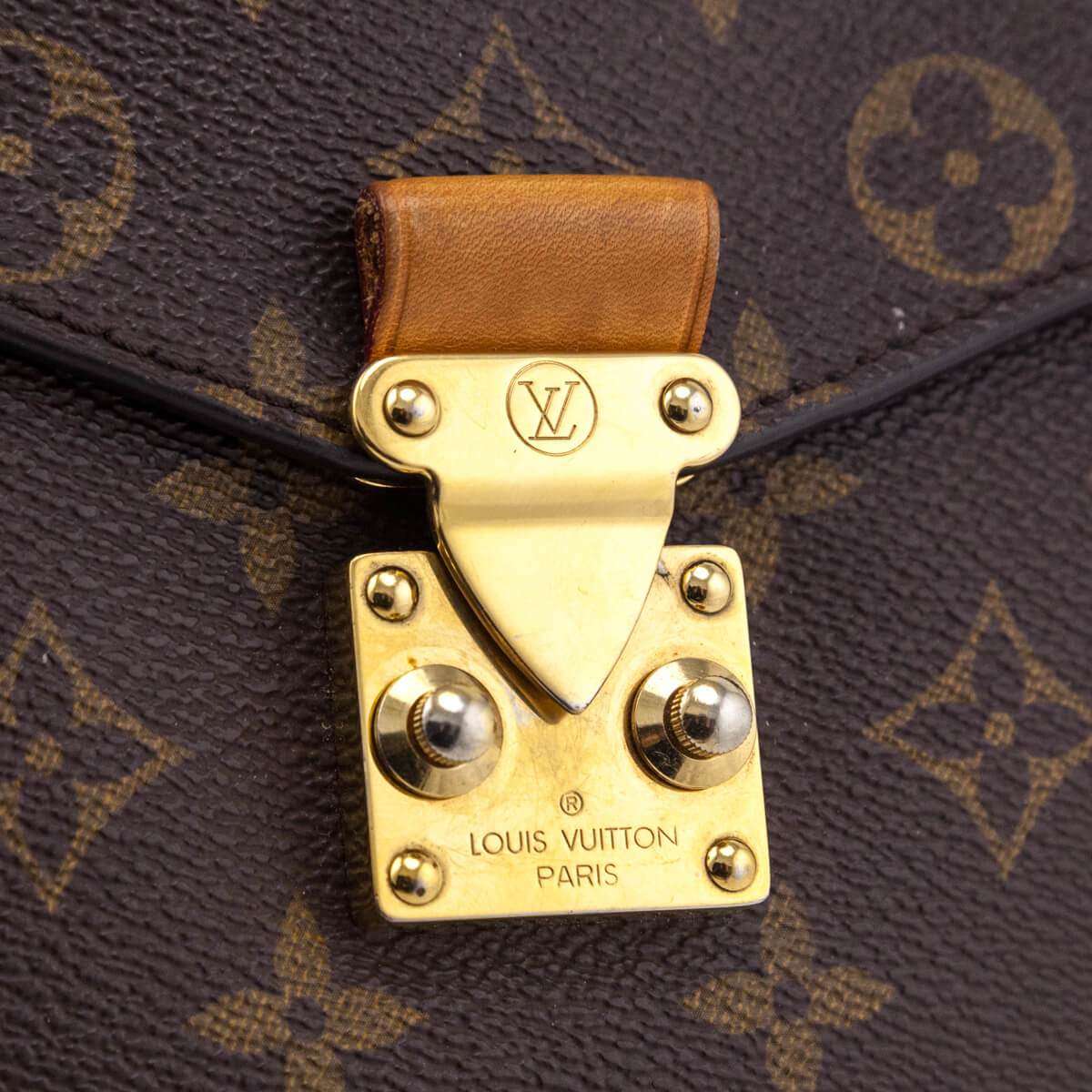 Louis Vuitton Monogram Pochette Metis - Love that Bag etc - Preowned Authentic Designer Handbags & Preloved Fashions