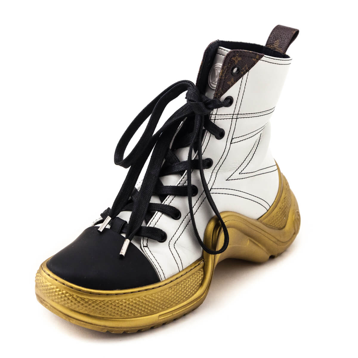 LOUIS VUITTON Zapatos de tacón de noche con cierre de charol y punta r -  Article Consignment