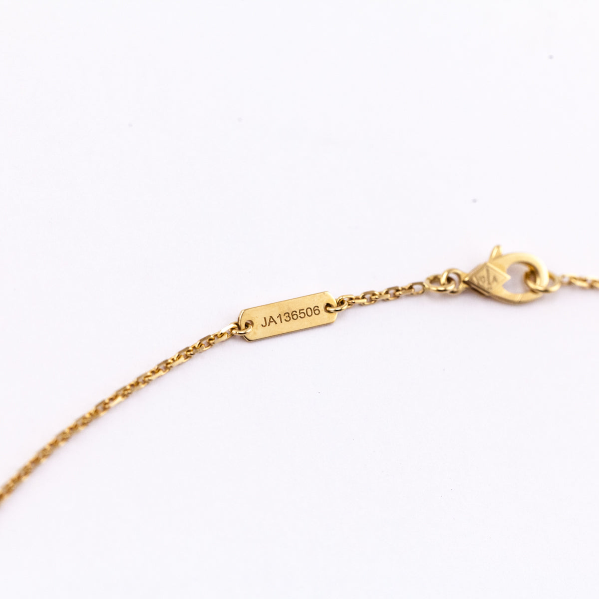 Van Cleef & Arpels 18k Yellow Gold Vintage Alhambra Mother of Pearl Pendant Necklace - Love that Bag etc - Preowned Authentic Designer Handbags & Preloved Fashions