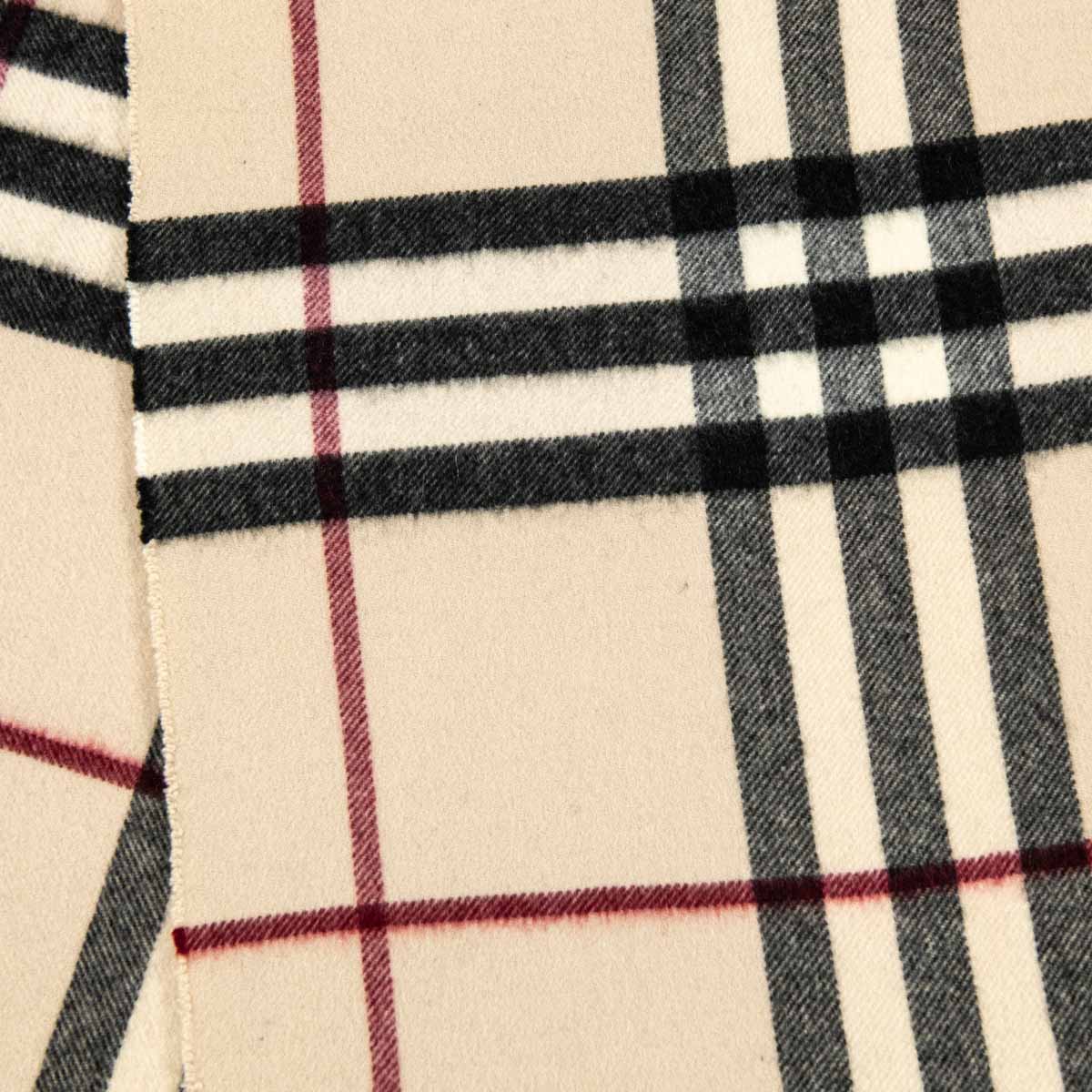 Let's see if my carefulness helps to confirm authenticity: I was given a  Burberry scarf in 2005, have barely worn it and I still have the tag  (Poshmark Canada) : r/poshmark