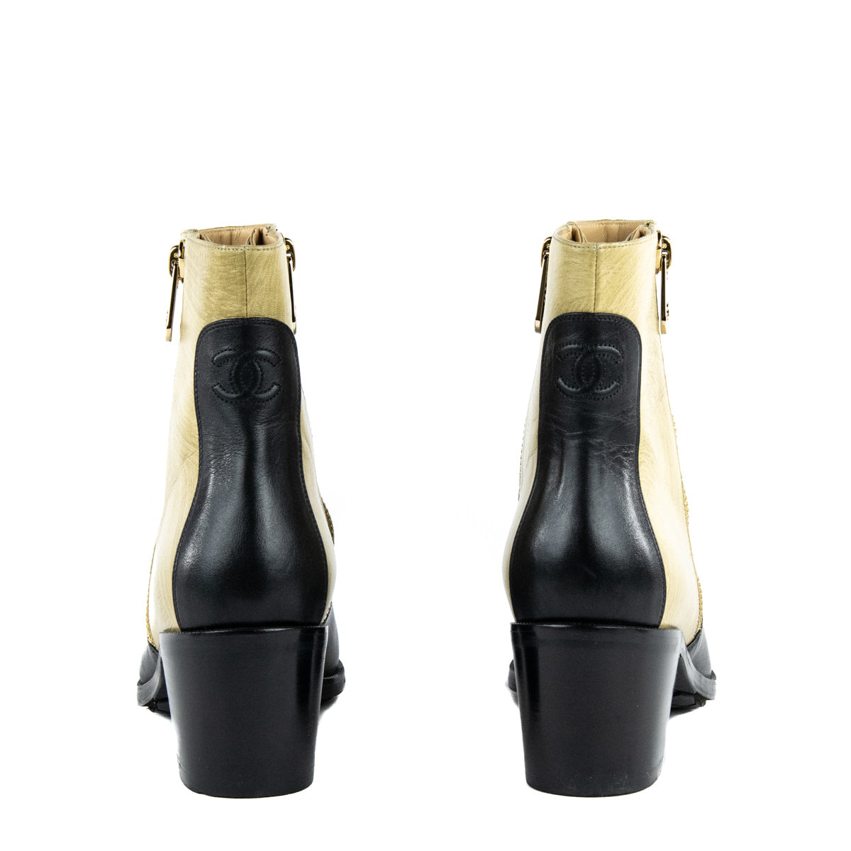 Used])Chanel Apparel Women's Shoes Short Boots 36C Black Black Gold  Matrasse Coco Mark Leather ref.422579 - Joli Closet