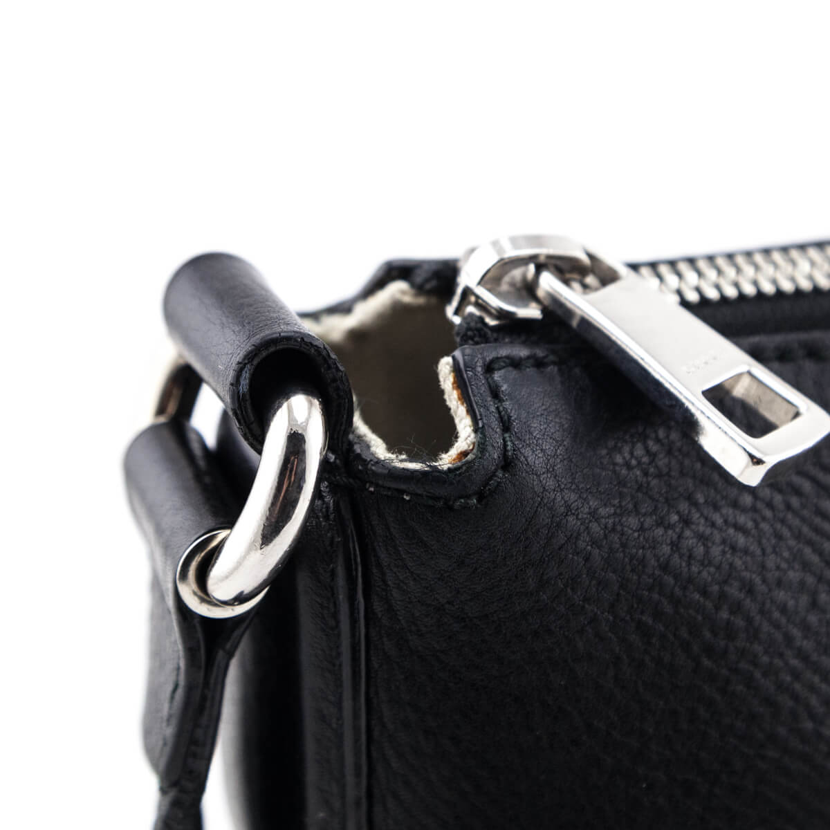 Gucci Black Pebbled Calfskin Medium Soho Messenger Bag - Love that Bag etc - Preowned Authentic Designer Handbags & Preloved Fashions