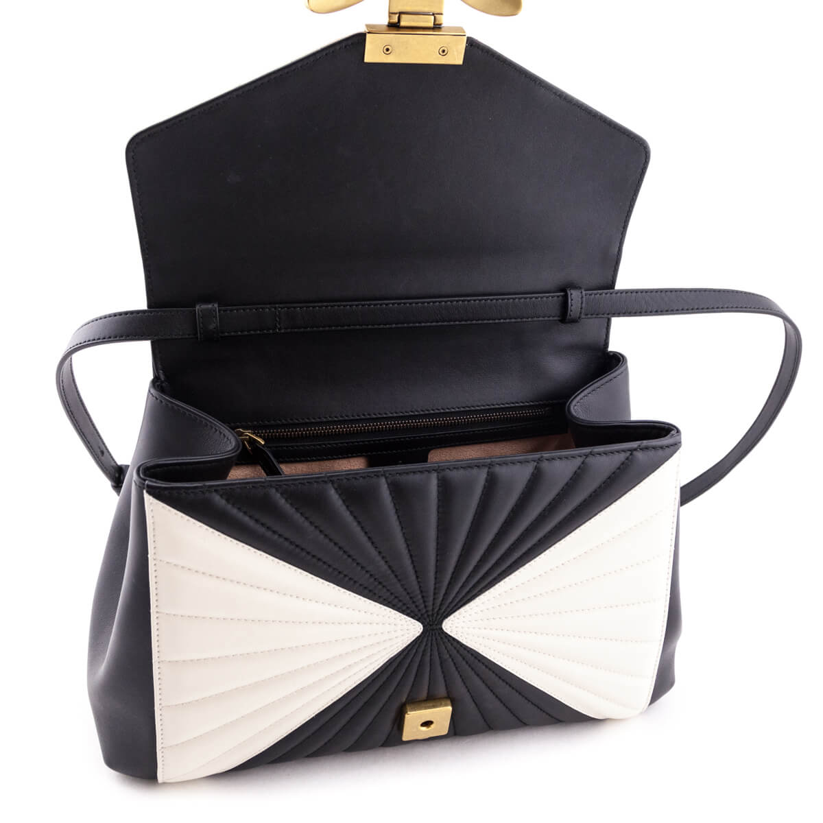 Gucci Black and White Queen Margaret Bee Bag ($2,905) ❤ liked on