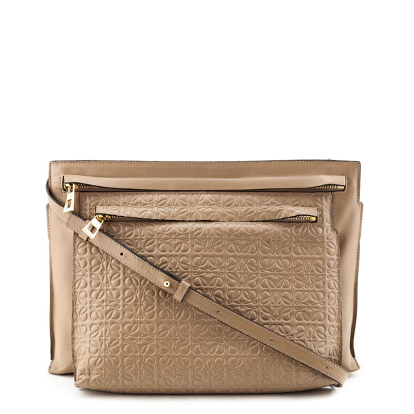 Loewe Women Horseshoe Bag in Nappa Calfskin-Brown