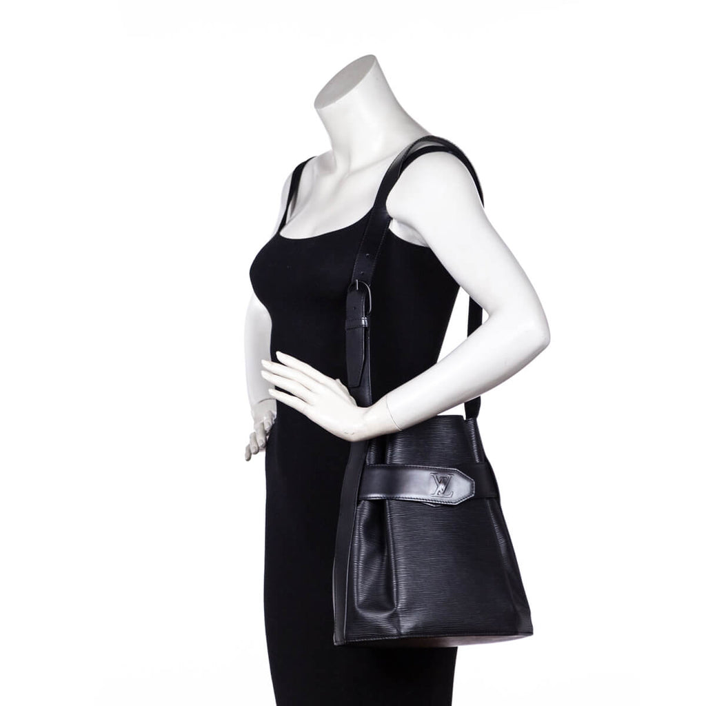 Louis Vuitton Sac d'epaule Black Leather ref.968527 - Joli Closet