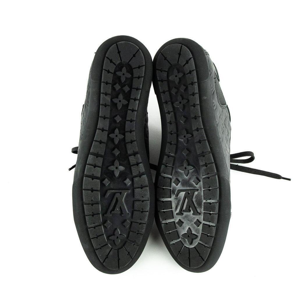 Shop Louis Vuitton Monogram Logo Sneakers by CITYMONOSHOP