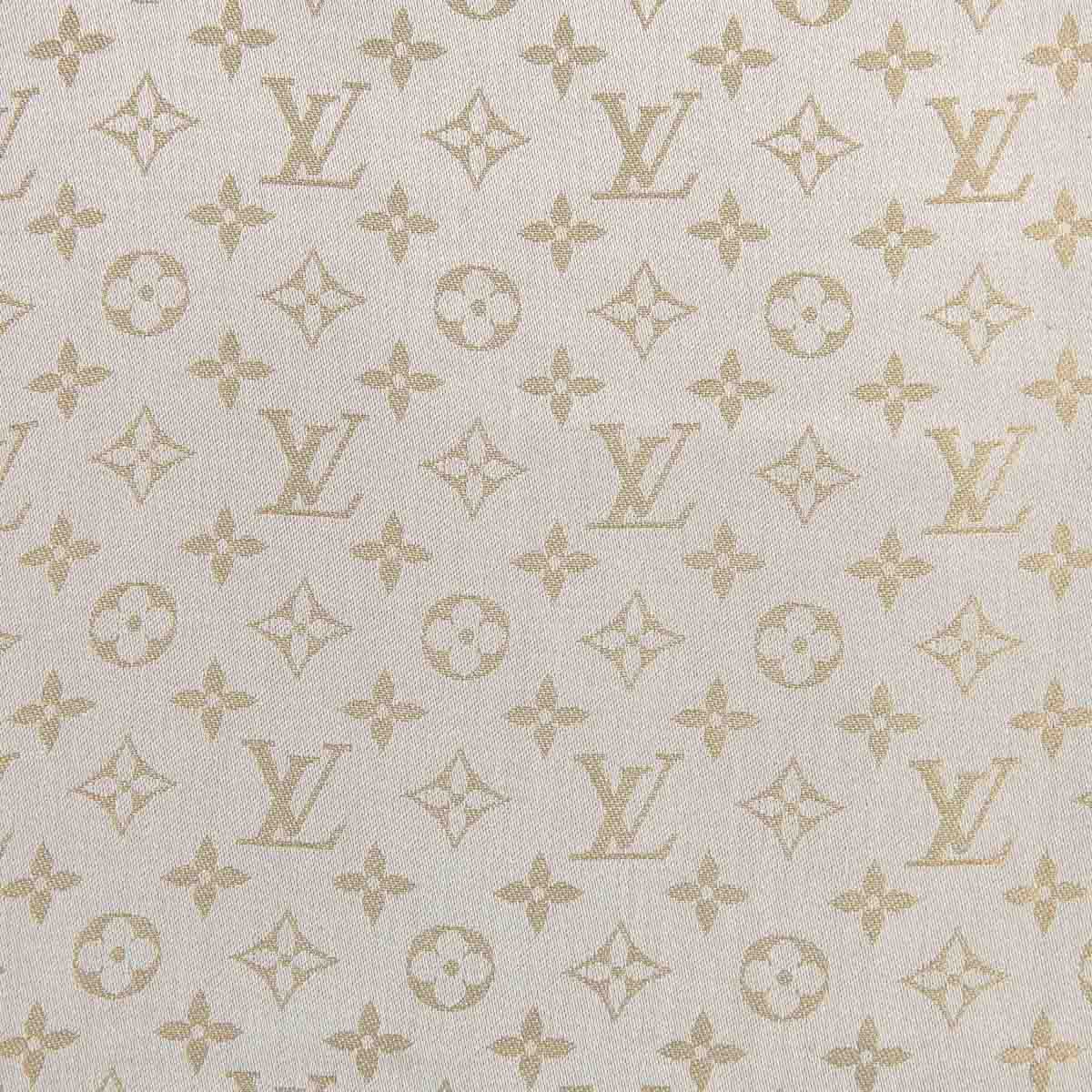 Louis Vuitton – Monogram Shine Shawl Greige Gold – Queen Station