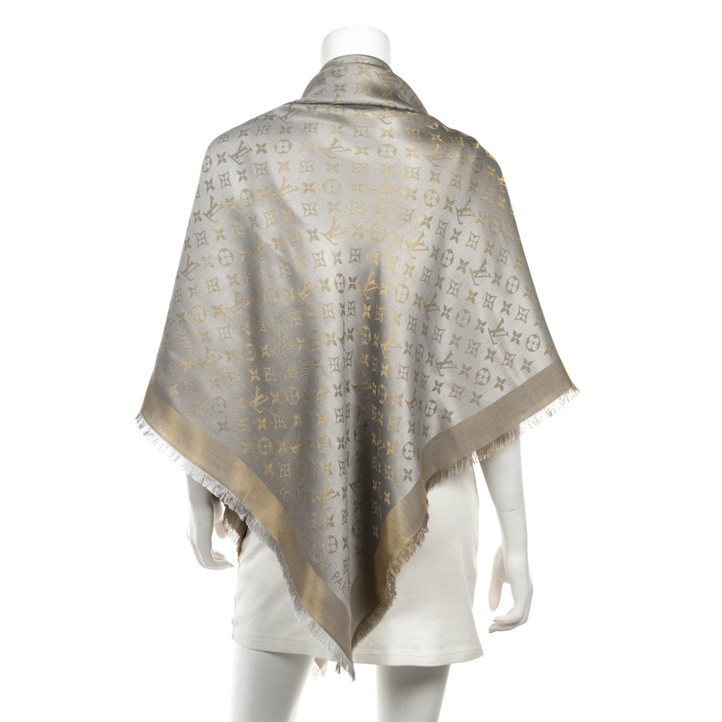 Louis Vuitton monogram shine greige shawl Grey Silk Polyester Wool  ref.174985 - Joli Closet