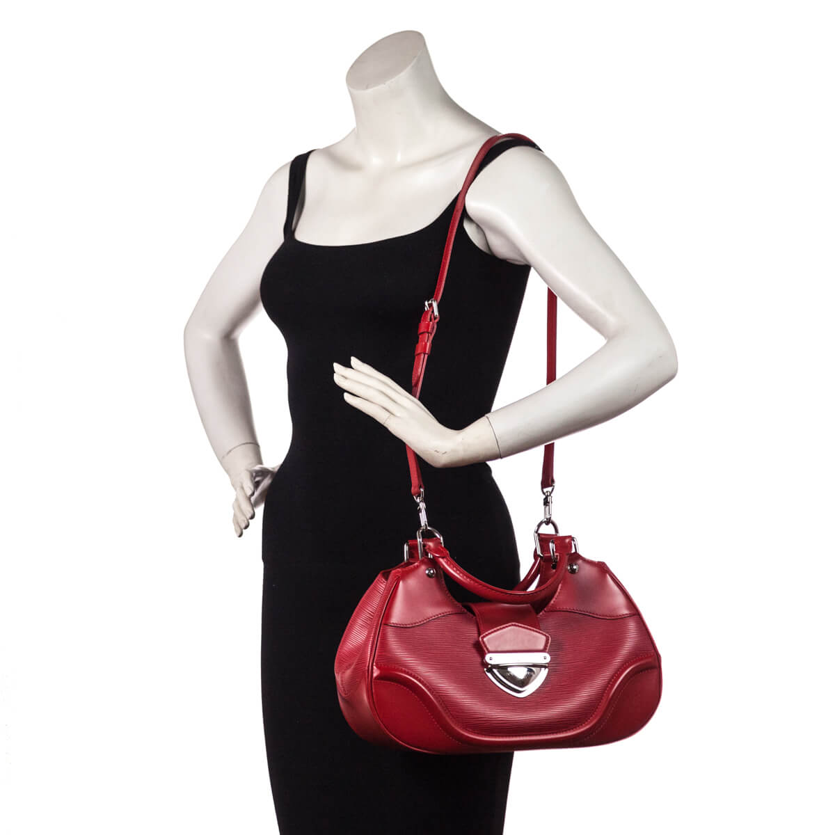 Louis Vuitton Red Epi Sac Montaigne Leather ref.370007 - Joli Closet