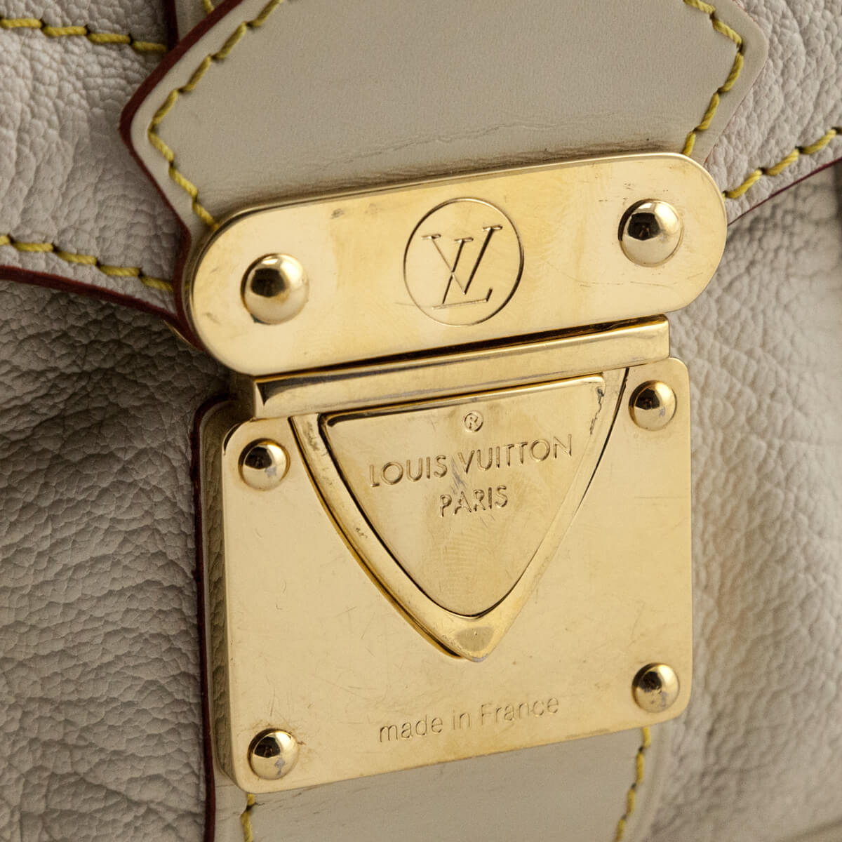 Shop Louis Vuitton Shoulder Bags (M22398) by lifeisfun