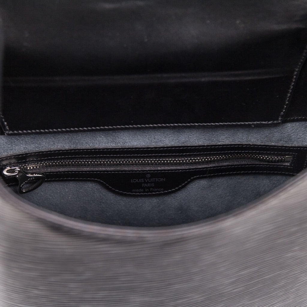 Verseau leather handbag Louis Vuitton Black in Leather - 28416710