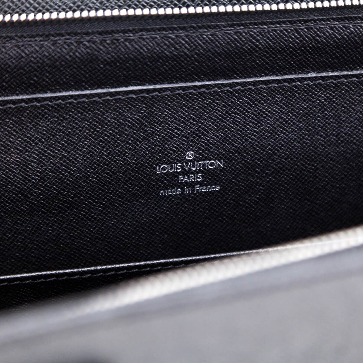 Louis Vuitton Black Lozan Briefcase Bag – The Closet