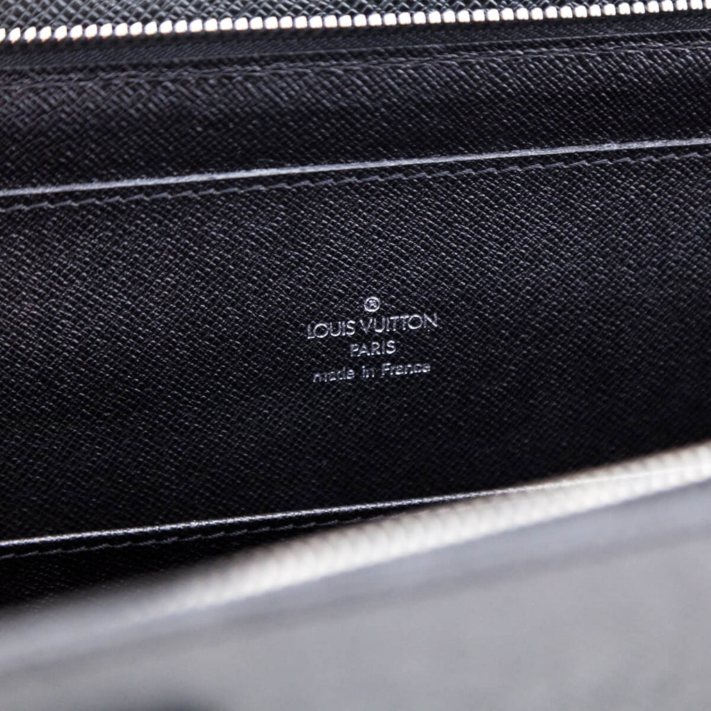 Louis Vuitton Black Taiga Lozan Briefcase - Authentic Louis Vuitton CA
