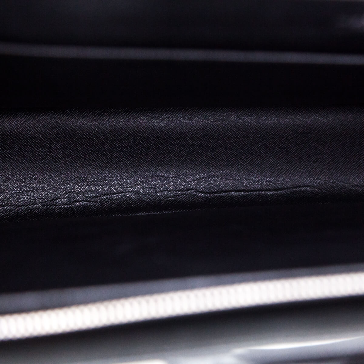 Louis Vuitton Taiga Robusto 2 Briefcase - Black Briefcases, Bags -  LOU436766